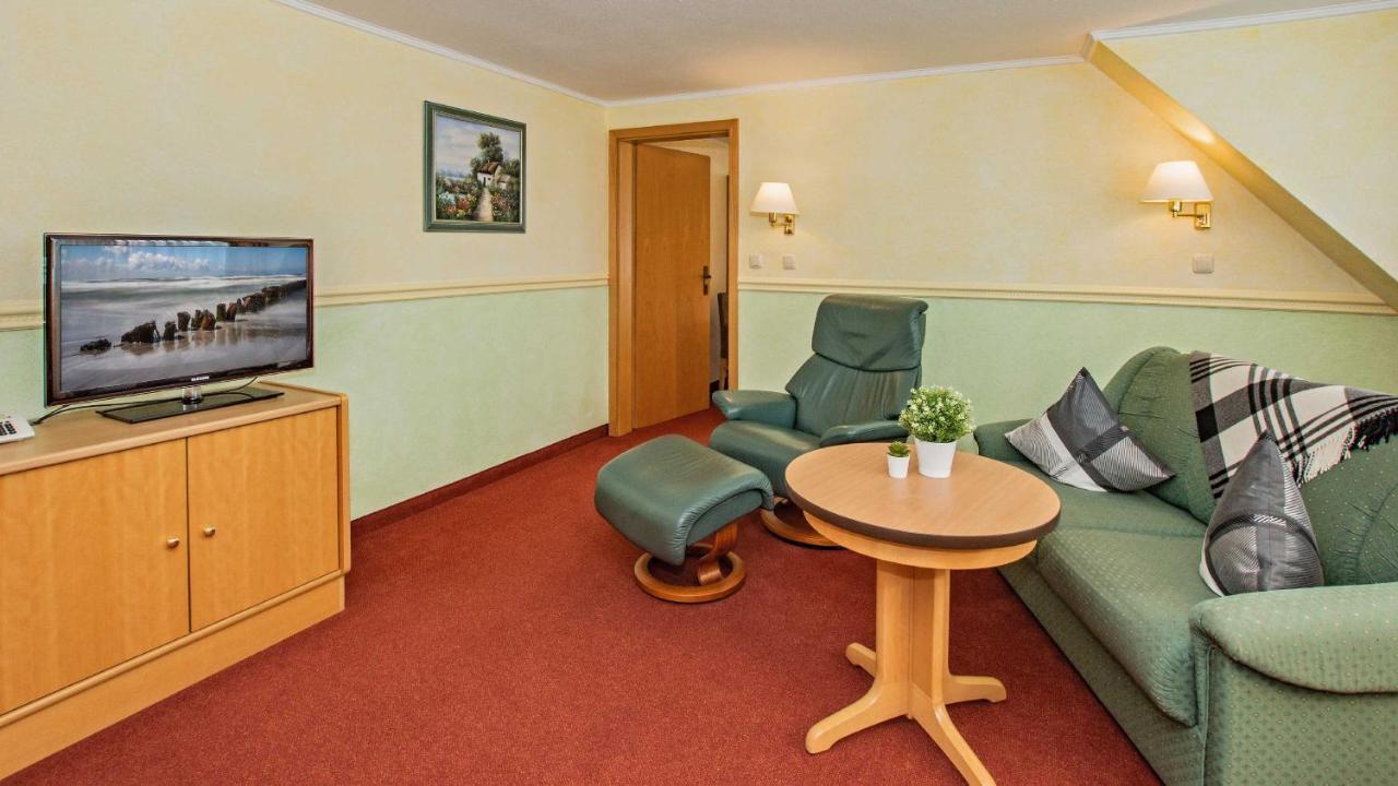 Hotel Garni Nussbaumhof Uckeritz Exterior foto